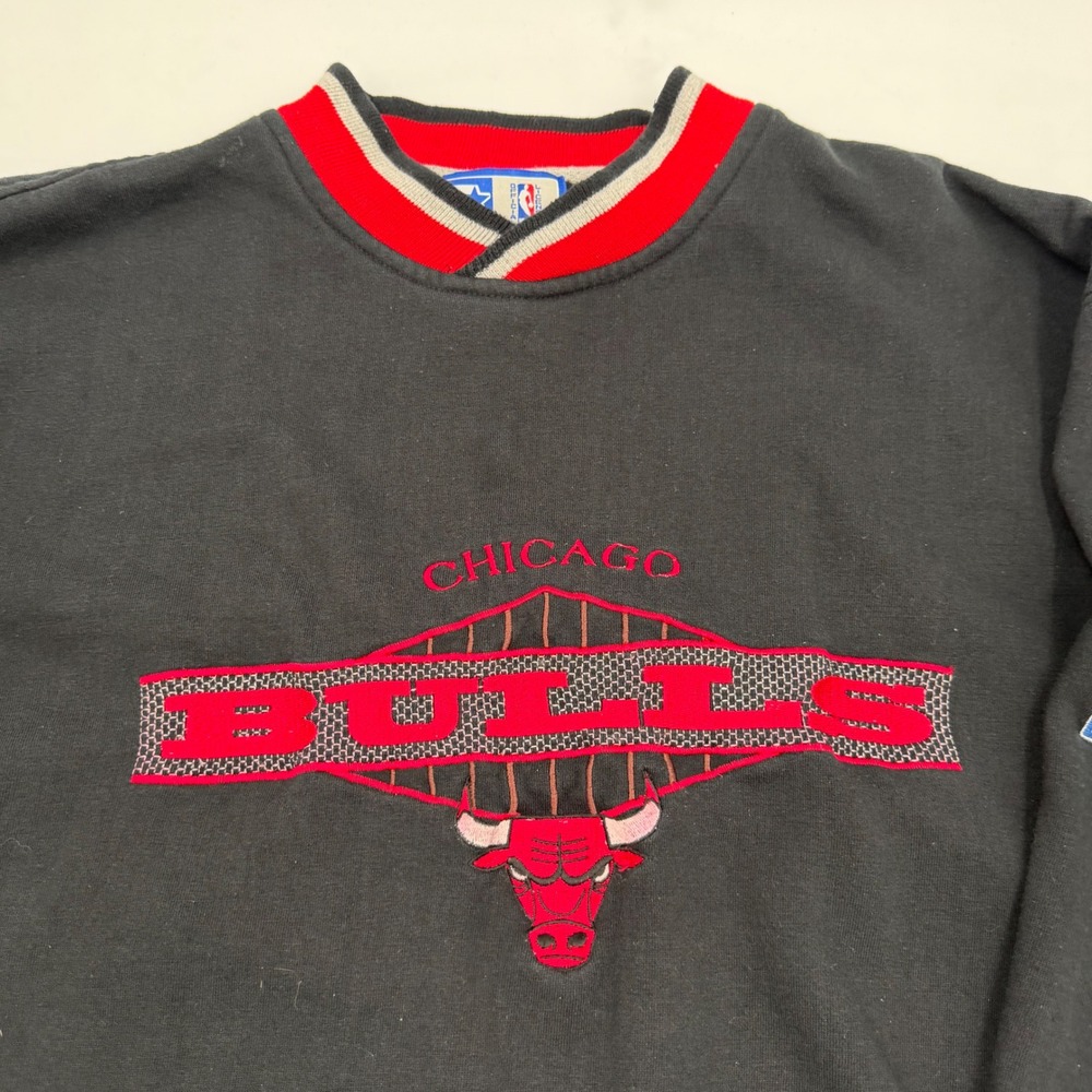 Vintage 1999 Starter Chicago Bulls NBA Sweatshirt Mens Large Black Embroidered